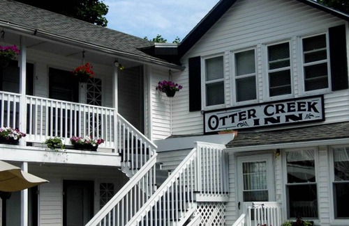 Otter Creek Apartment | Room 5 at the Otter Creek Inn