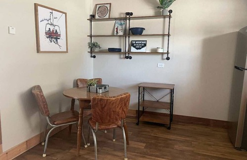 Eagle Nest Cabin | Room 7: Cozy Nest 15 Minutes from Red River/Angel Fire