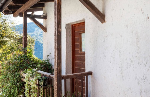 Arsie Apartment | Room 'Camera 1' with Mountain View, Shared Garden and Wi-Fi