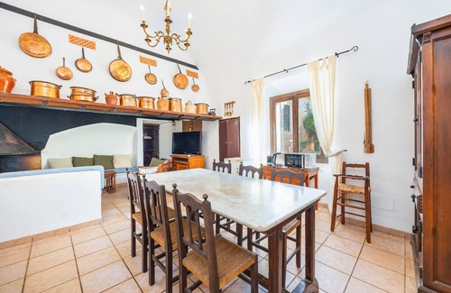 Puigpunyent Apartment | Room 'Habitación 3' with Mountain View, Shared Pool and Wi-Fi