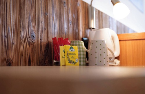 Sluderno Apartment | Room 'Hochwandnest Zi 2' with Mountain View, Shared Garden and Balcony