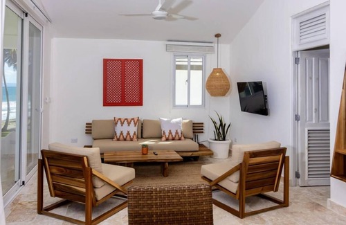 Las Canas House | Room in Guest Room - Oceanfront Suite With Kitchenette Stunning Views & Secluded Luxury