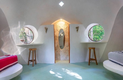 Soliman Bay Cabin | Room in Lodge - Unique Jungle Dome 2 Queen Beds