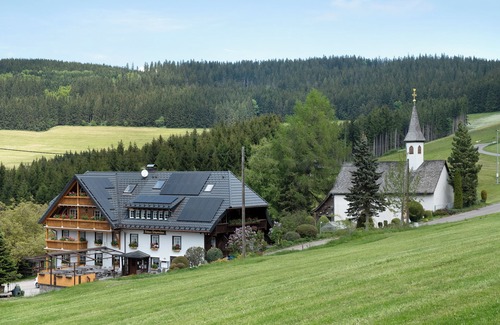 Titisee-Neustadt Apartment | Room 'Nr 4' with Mountain View, Shared Terrace and Wi-Fi
