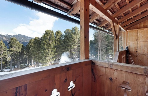 Villandro Apartment | Room 'Orange' with Shared Terrace, Shared Garden and Wi-Fi