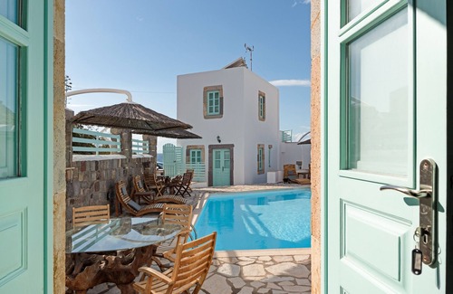 Skala Apartment | Room 'Triple Pool View No 1' with Shared Pool, Wi-Fi and Air Conditioning