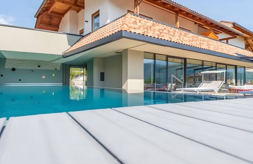 Sankt Josef Am See Apartment | Room 'Weinbergblick' with Mountain View, Shared Pool and Wi-Fi