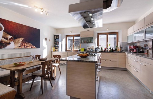 Sluderno Apartment | Room 'Zirbensuite Zi 1' with Mountain View, Shared Garden and Balcony