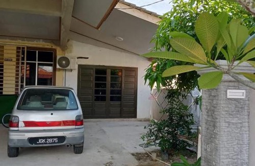 Kampung Tepoh Hotel | RoomStay Noraz