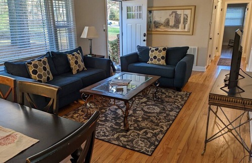 Durham House | Roomy Renovated Home near Duke Hospital