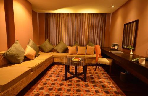 Kandawgyi Lake Area Hotel | Rose Garden Hotel
