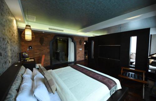 Kandawgyi Lake Area Hotel | Rose Garden Hotel