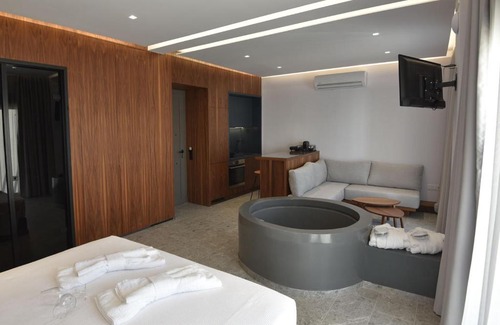 Tinos Apartment | Rose n Stone, King, Luxury Houses