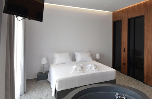 Tinos Apartment | Rose n Stone, King, Luxury Houses