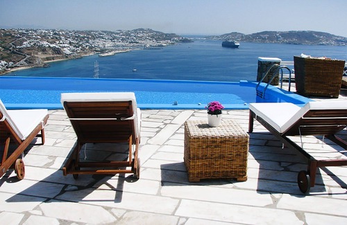 Agios Stefanos House | Rose Studio 3 with shared pool and sea view