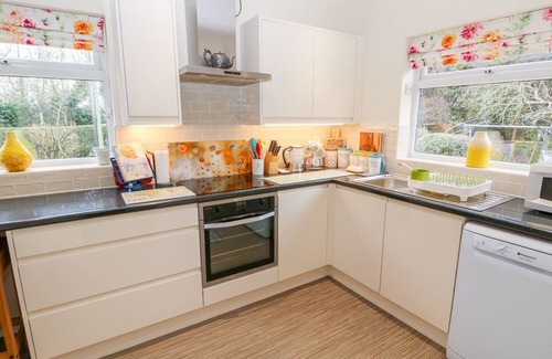 Frampton Cottage | ROSELLE, pet friendly, character holiday cottage in Tattershall