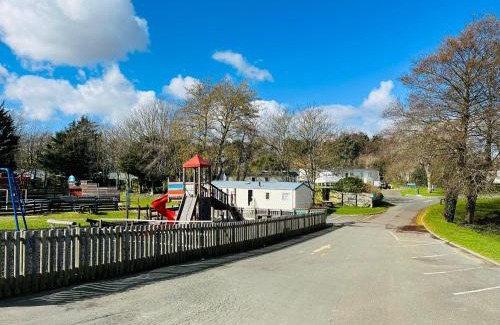 Shanklin House | Roslyn at Lower Hyde Park, Isle of Wight