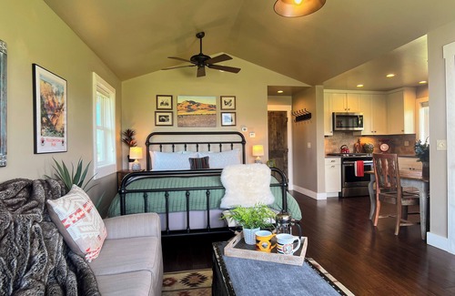 Belgrade Cabin | Ross Creek Cabin #2 Spectacular Mountain Views