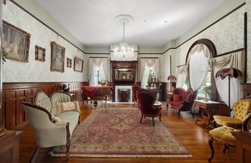 Hattiesburg Bed & Breakfast | Ross Mansion Bed & Breakfast and Events