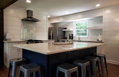 Roswell House | Roswell 4 Bedrooms & 3 Bathrooms - Walk To Canton Street