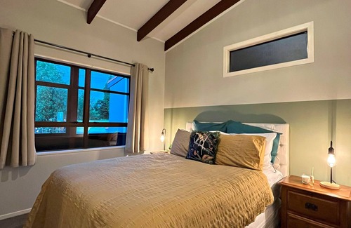 Hamurana House | Rotorua - Cozy Lake Retreat