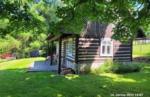 Rovensko pod Troskami Apartment | Roubenka pod javorem