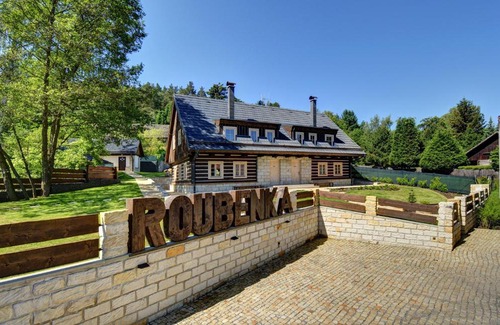Ktova Apartment | Roubenka pod Troskami