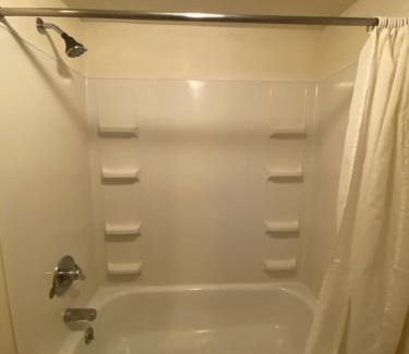 Fox Farm-College Hotel | Round-Up Motel