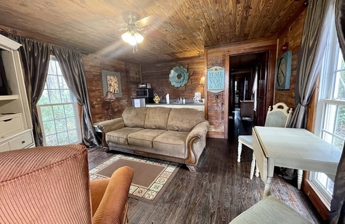 Hartsfield Cottage | Row Cottages Jasmine Cottage