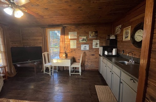 Hartsfield Cottage | Row Cottages Mossy Oak Cottage