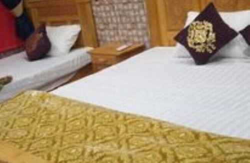 Gilgit-Baltistan Hotel | Royal Crown Hotel and Restaurant