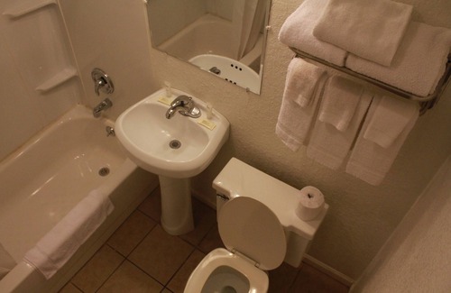 Mount Vernon Hotel | Royal Inn