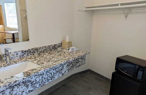 South San Francisco Hotel | Royal Inn