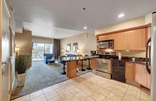 Las Vegas Apartment | Royal Oasis Suite at Platinum Hotel-Strip Views