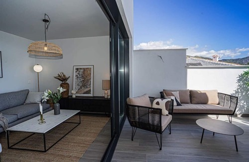 Chimenea Apartment | Royal Palm Summary: A