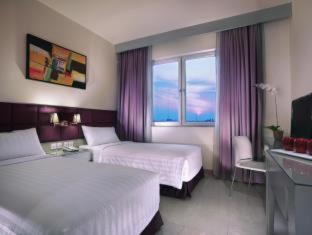 Jakarta Hotel | Royal Palm Hotel & Conference Center Cengkareng