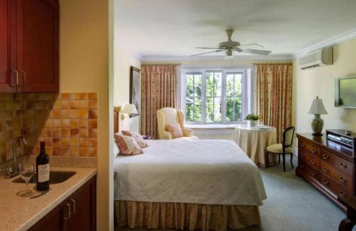 Pembroke Hotel | Royal Palms Hotel