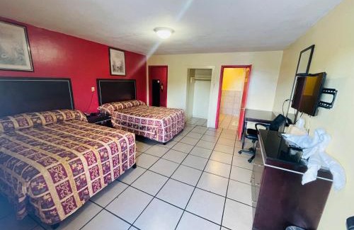 Viavant - Venetian Isles Hotel | Royal Palms Motel & RV Park