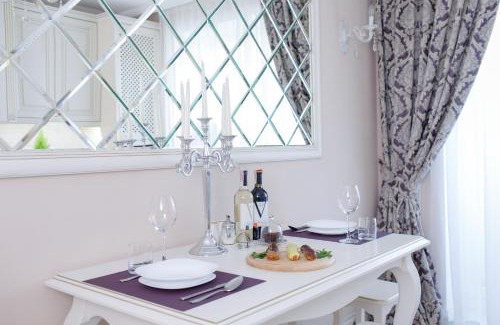 Zarichnyi District Apartment | Royal Suite Apartment with Jacuzzi