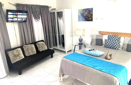 Los Maestros Apartment | Royal Terrace IV (King)