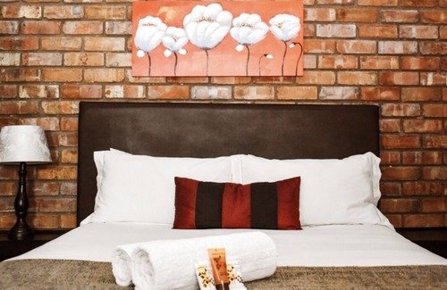 Komani Cabin | Roydon Reserve