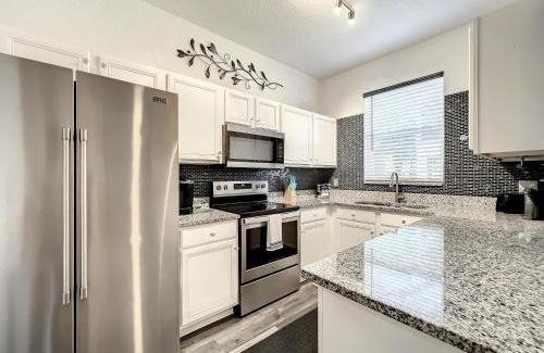 Regal Palms Apartment | RP212LMS - Modern Home No Resort Fee Sleeps 10