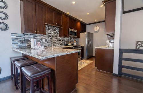 June Lake Apartment | Rr-edgewater16