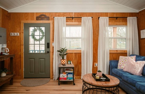 West Newton Cabin | Ruby’s Red Cabin Hot Tub Nature Horses Indy