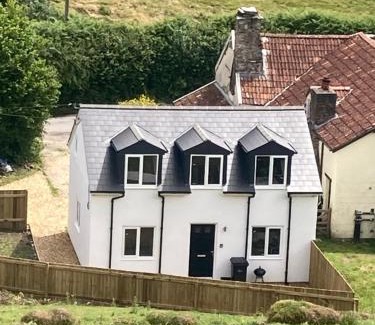 Marwood House | Ruby's Retreat! Farm Stay! North devon! Sleeps 6! Beaches Exmoor!