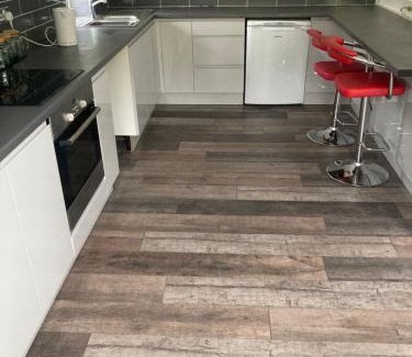 Marwood House | Ruby's Retreat! Farm Stay! North devon! Sleeps 6! Beaches Exmoor!