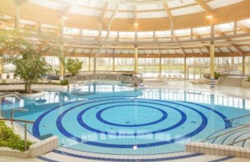 Bergen auf Ruegen Apartment | Ruhig und idyllische Lage, strandnah, gratis Nutzung vom AHOI Erlebnisbad und Sauna in Sellin - Gutshaus Silvitz FeWo 01