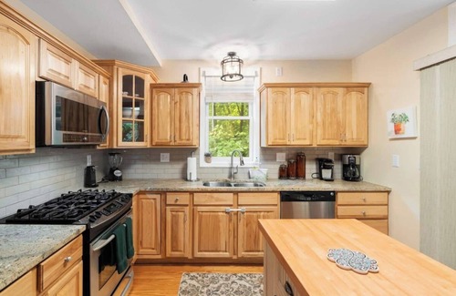 Lake Lure House | Rumbling Bald Amenities House Great Views Golf Cart Hot Tub
