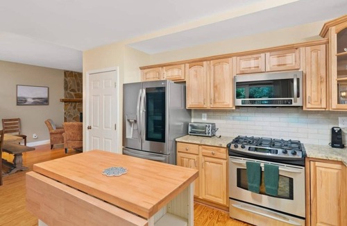 Lake Lure House | Rumbling Bald Amenities House Great Views Golf Cart Hot Tub