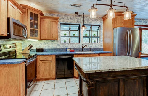 Lake Lure House | Rumbling Falls-5BR, 3.5BA, bold rushing creek, fire pit, hot tub, pool table, in Resort.